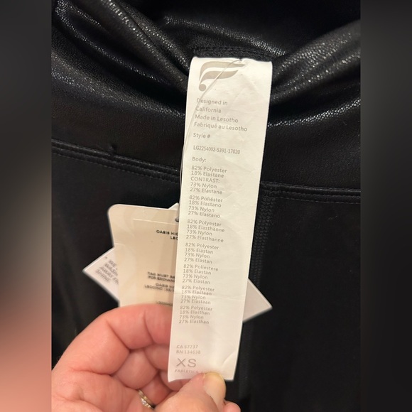 NWT 🍃 Fabletics Black Faux Leather Leggings Shiny Black Fog foil - size XS / 4 - Picture 10 of 12